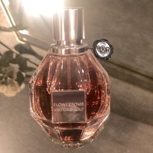 Flowerbomb Viktor & Rolf 🤍Eau de parfum